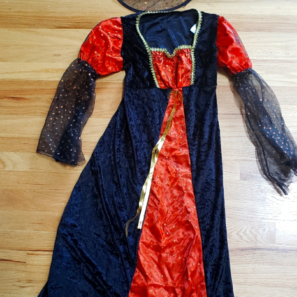 Girls Halloween costume Size Medium